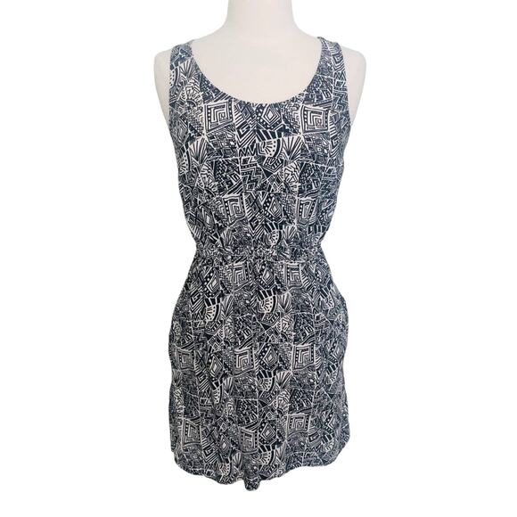 Mossimo Supply Co. Tops - Mossimo black white geometric print tunic tank pockets keyhole
